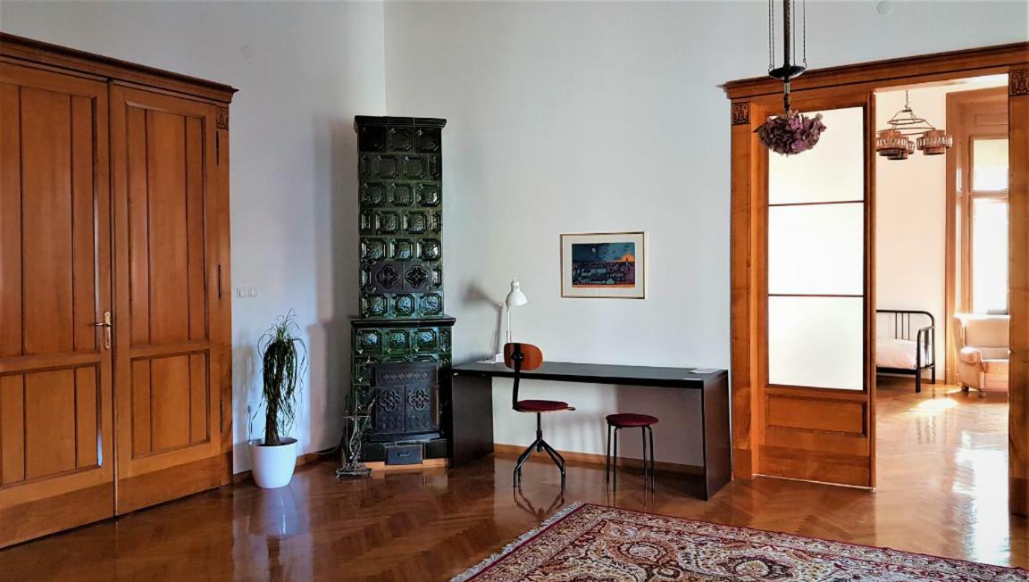 Luxury Apartment In The Heart Of Varazdin Exterior photo