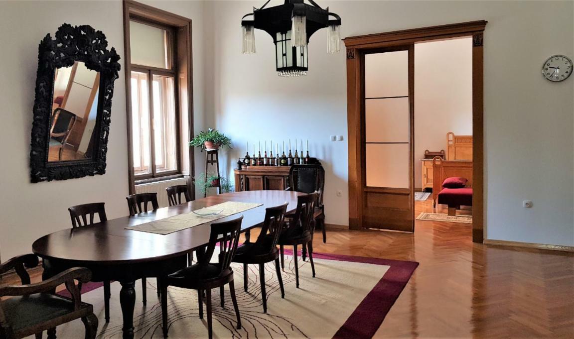 Luxury Apartment In The Heart Of Varazdin Exterior photo