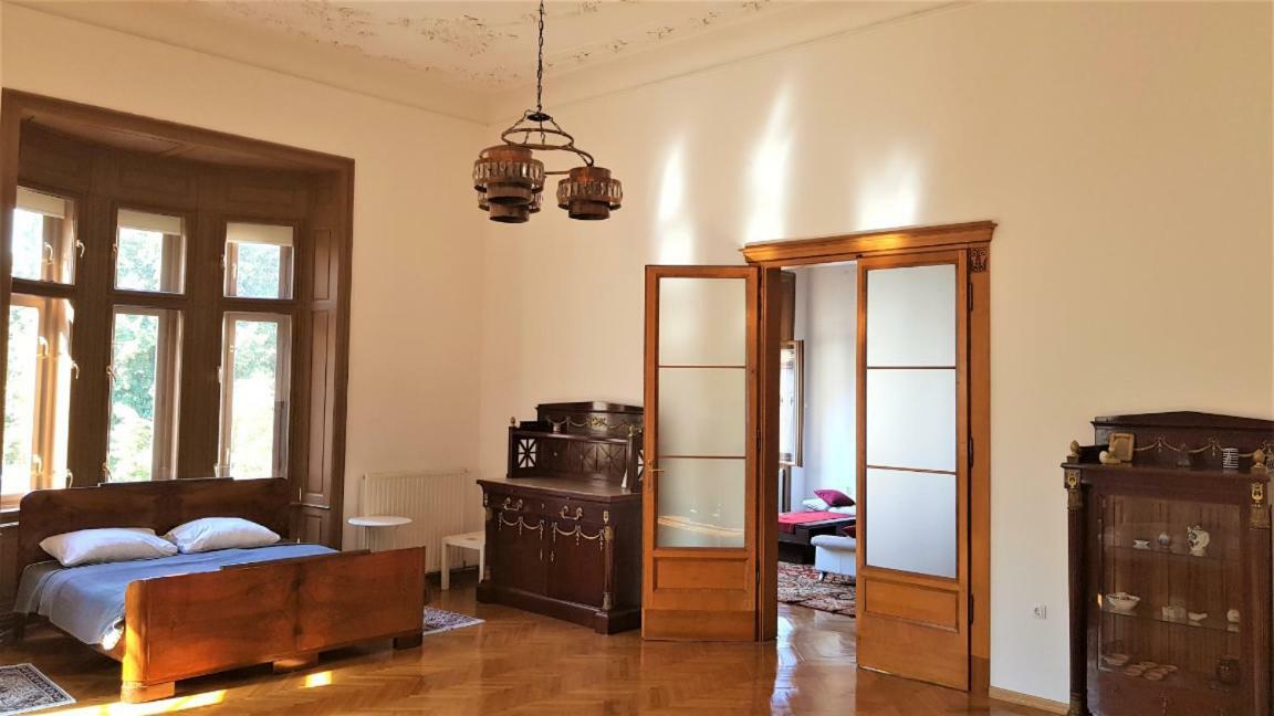 Luxury Apartment In The Heart Of Varazdin Exterior photo
