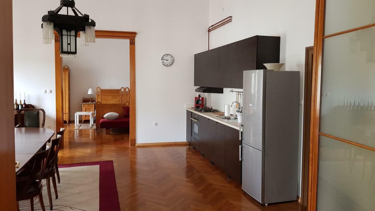 Luxury Apartment In The Heart Of Varazdin Exterior photo